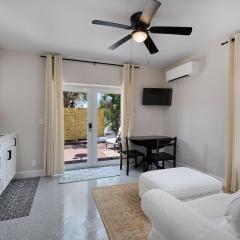 Cozy 1BR Bungalow Near Beach and Pet Friendly