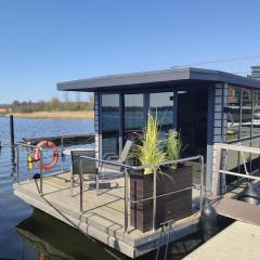 Hausboot Fjord Serina mit Biosauna in Schleswig