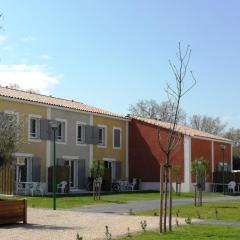 Holiday Home w Pool near Béziers