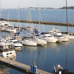 Les Bateaux - Frontline Views of Poole Quay from Balcony