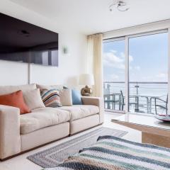 Riva - sea views- 180-Degree Panoramic Views from Balcony