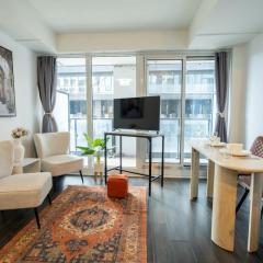 Chic Studio APT with private balcony and fast Internet
