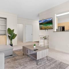 Upscale King 2BR Suite Mins to Downtown Raleigh!