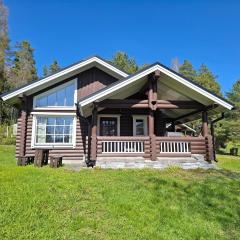 Smaller Äijänhonka Cottage