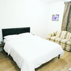 Neat bedroom with Exclusive bath -FREE WIFI-Self check in- New London-Mystic