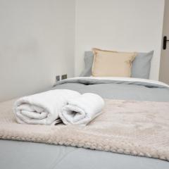 Comfortable Ensuite Single room in Kingston