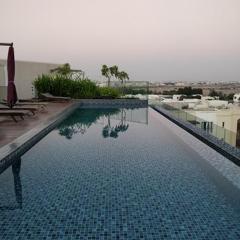 The Glance inn Udaipur by NAINA STAYCATION - Rooftop swimming pool ! prime location ! most awarded ! big parking !