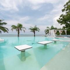 Pure Sunset Beach - Ocean View Room, Pattaya