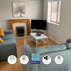 Modern 2-Bedroom Flat By Escape & Estates Short Lets & Serviced Accommodation Oldbury With Free Parking