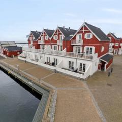 Lovely Holiday Home With Harbor View