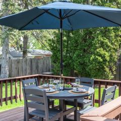 Sleeps 6 Walk to Lambeau Resch Dog-Friendly