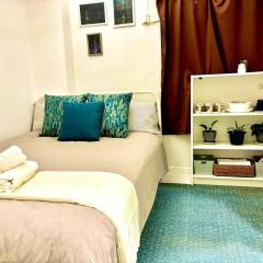 Cozy Bachelor In PmQ with Rooftop