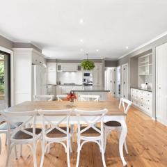 The Gathering House Sleeps 18