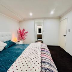 Modern King Suite on Swan Valley Doorstep