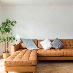 Sleek and Stylish 2BD Home with a Garden Anerley