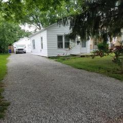 Roomy 1 Bdrm House-Hi-Speed Internet-Great for Cple-Sml Family-Easy to Get About