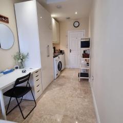 Studio in LONDON UK - 12 MINS to EUSTON