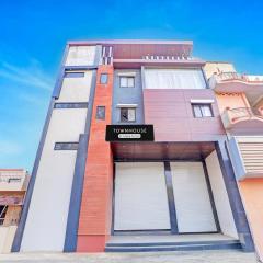 Super Townhouse LIG Main Road Indore
