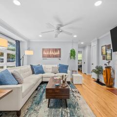 New Owners! Downtown Corner Cottage-Pet Friendly