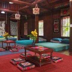 Nhà sàn Mường