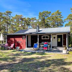 3 Bedroom Cozy Home In Tingstäde