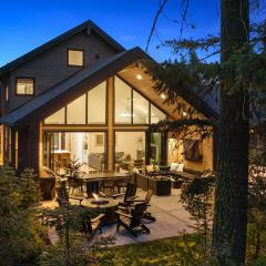 Modern Scandinavian Retreat by the Forest