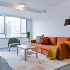 Bright & Comfy 2BR Getaway Darling Harbour