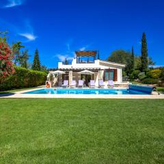 Villa Lara - 11, Spacious Villa with Large Garden and Private Pool on Aphrodite Hills