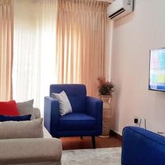Beautiful One Bed & Parlour with Playstation 4, Wi-Fi, Netflix, kitchen, Supermarket, Pharmacy & Laundry