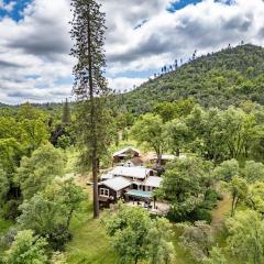 Homestead Ranch near Yosemite with Horses and Chickens