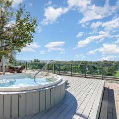 Downtown-Cozy Modern 1BR Condo - Near Lake, Parks & Transit
