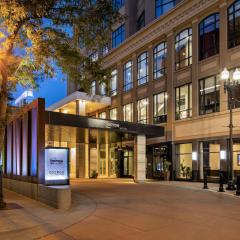 The Lofton Hotel Minneapolis, Tapestry Collection by Hilton