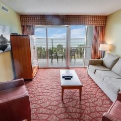 New 1 BR Ocean Front Views and Poolside Paradise