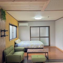 Cozy private apartment between Osaka and Kyoto