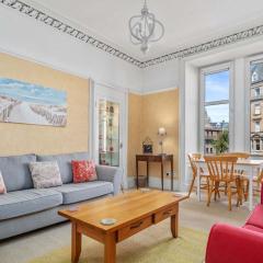 Modern 2BR Apt - Central Argyll Square Views