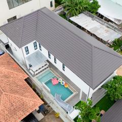 The White House Pool Villa Pattaya
