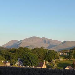 Cosy Caravan in Scenic Snowdonia