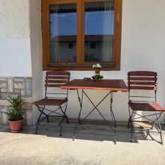 OLD SQUARE HOUSE - HIŠA NA STAREM TRGU