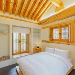 Hanok stay Jungwooga