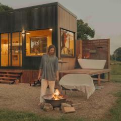 Luxe nature escape - outdoor bath - Byronshire