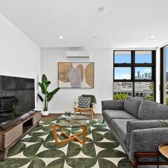 Spacious Apt with Stunning City Views and Car Park!