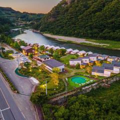 Hongcheon Hutopia Glamping