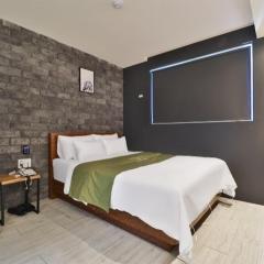 Yongin Hotel Wow