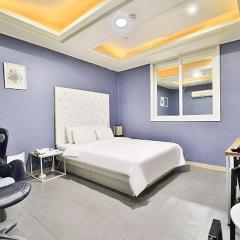 Changwon Sangnam-dong Hotel de MAISON