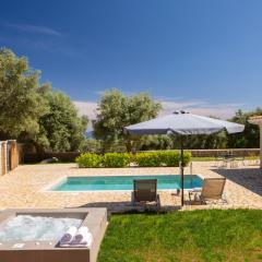 Lefkolia Retreat