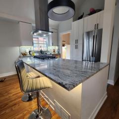 Cozy House 14 min from O'Hare -great area