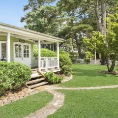 Quinees Charming Mountain Cottage