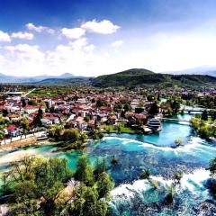 Villa Nour El Donya - Your Touch of Home in the River-Heart of Bihać
