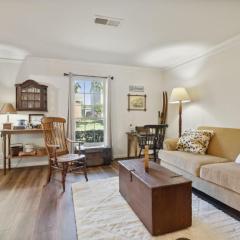 Charming Vintage 3 Bedroom Townhome 30 or more Days by SkyRun Nashville