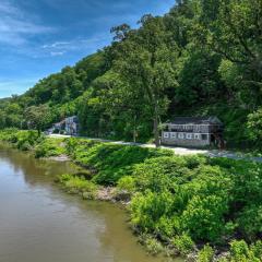 The Riverfront Serenity Lodge
